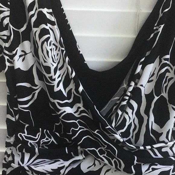 ✅Final Reduced Price✅Pretty Bobbie Bee Dress - Picture 2 of 9